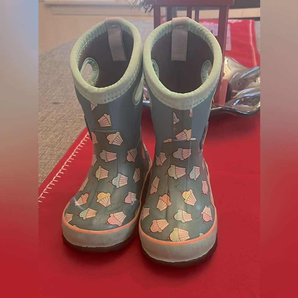 BOGS teal colored winter boots